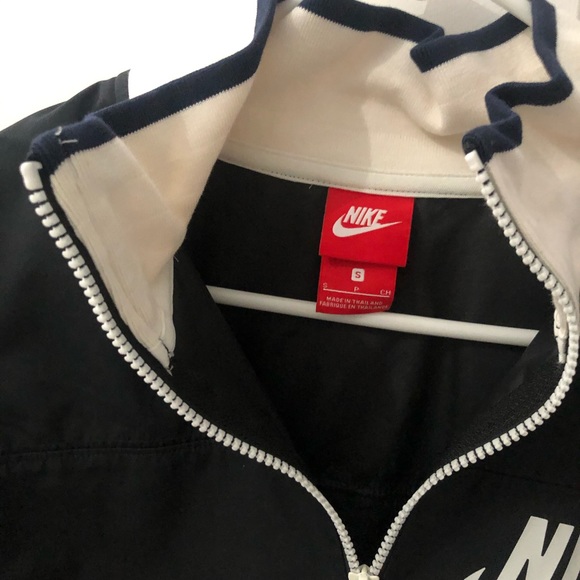 Nike jacket - Picture 3 of 3